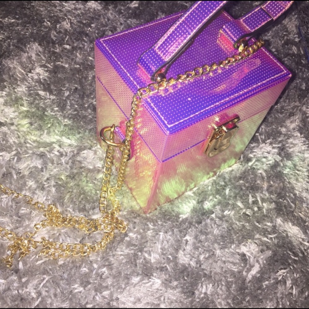 Holographic cube cross body purse